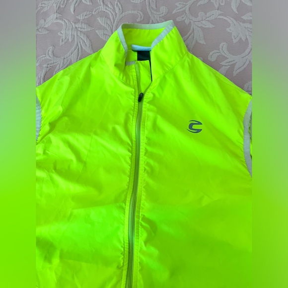 Cannondale Men’s Neon Green Cycling Vest - Picture 7 of 7